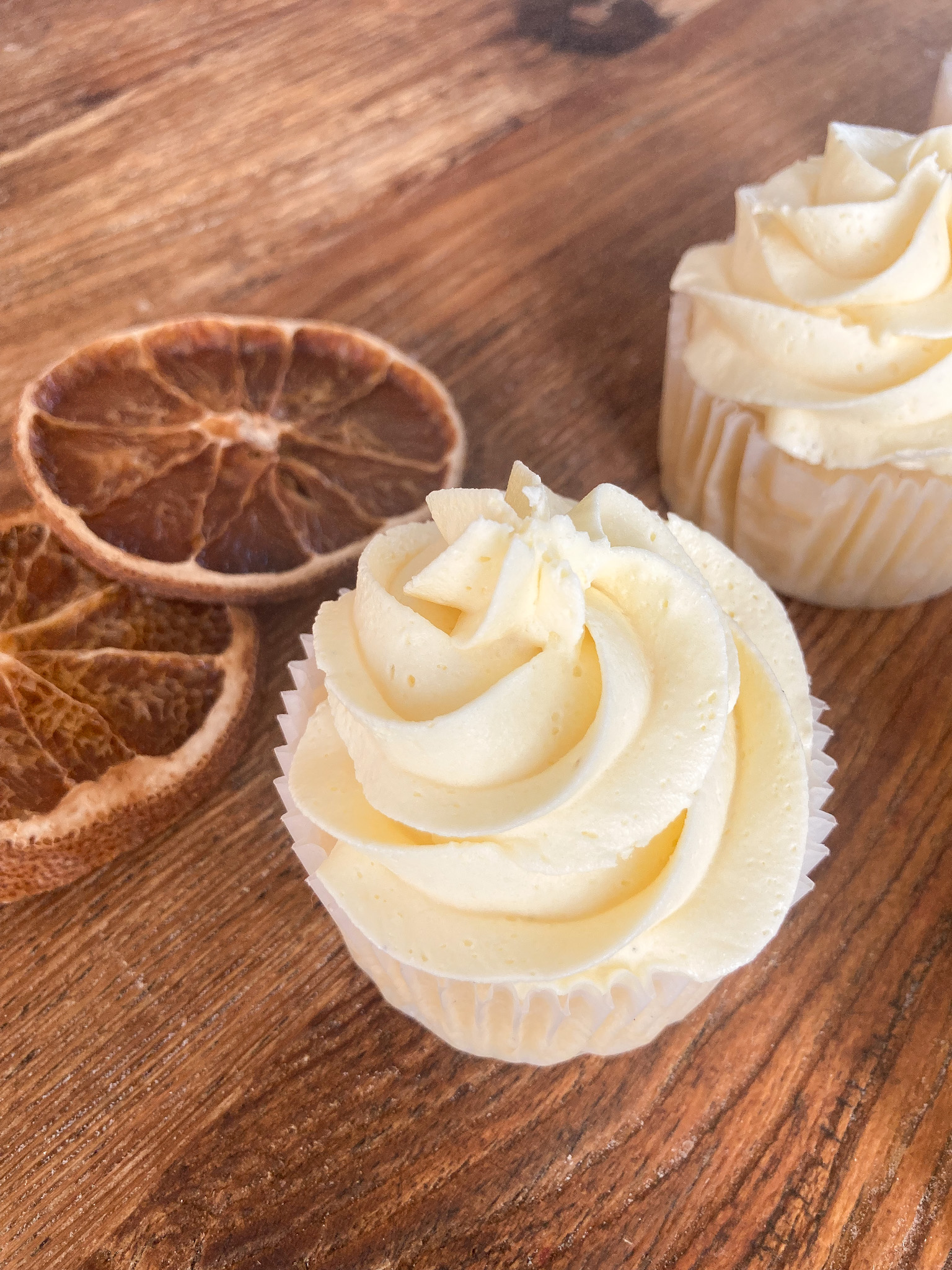 Vanilla Cupcakes Cake Kit | crumbs & confetti